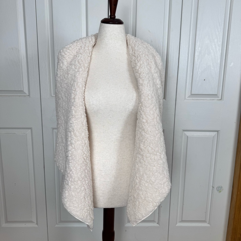 Arizona Jean Company Cream Vest - Picture 5 of 6